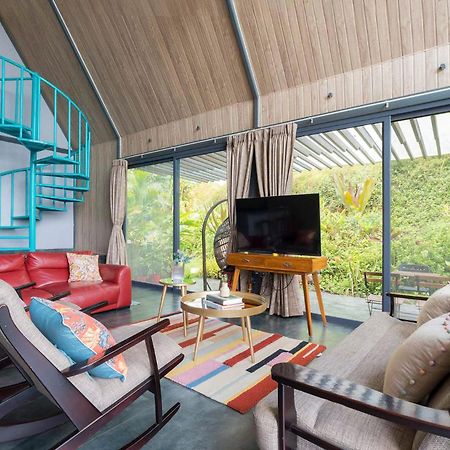 Stayvista'S Celeste Villa - Hill-View Retreat With Infinity Pool ناسيك المظهر الخارجي الصورة