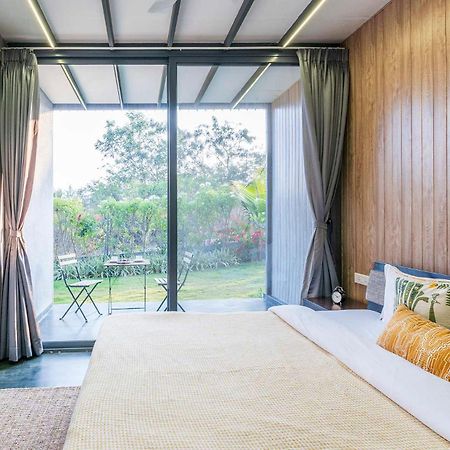Stayvista'S Celeste Villa - Hill-View Retreat With Infinity Pool ناسيك المظهر الخارجي الصورة